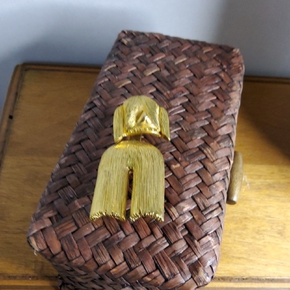 Shih-Tzu Springhead Brushed Goldtone Dog